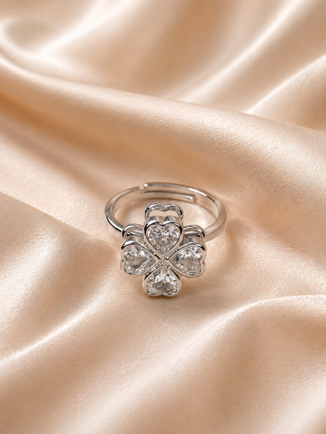 Lucky Clover Crystal Ring – Silver